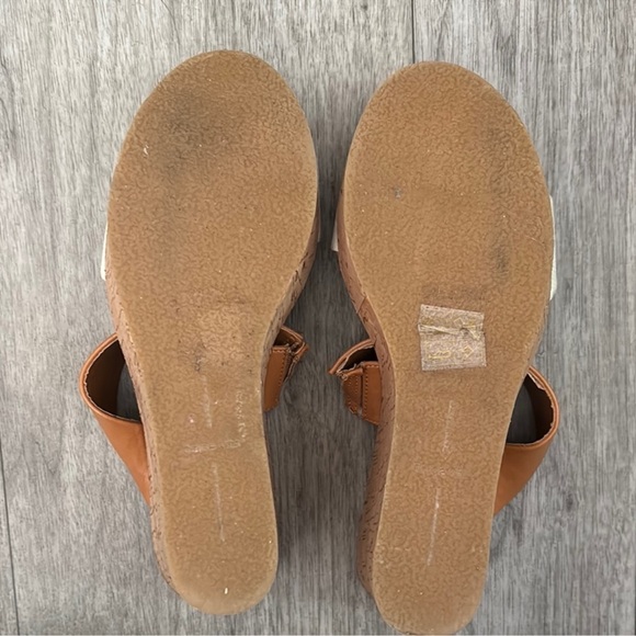 Dolce Vita Tan and Cream Mules - Picture 5 of 5